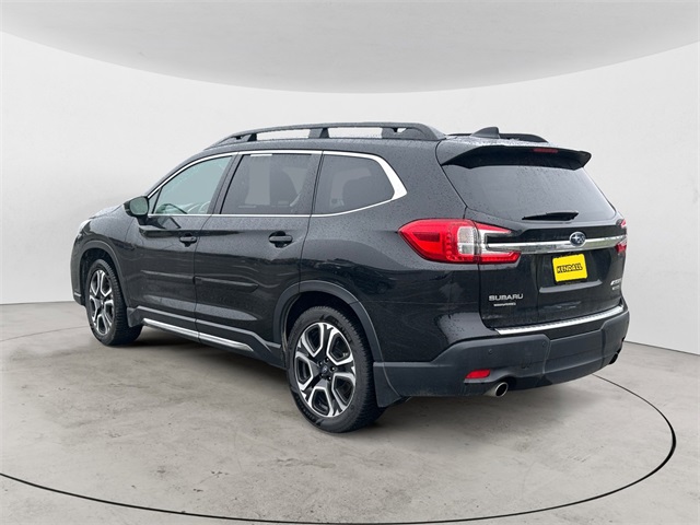2024 Subaru Ascent Limited photo 3