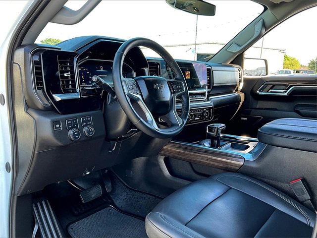 2024 Chevrolet Silverado 1500 RST photo 8