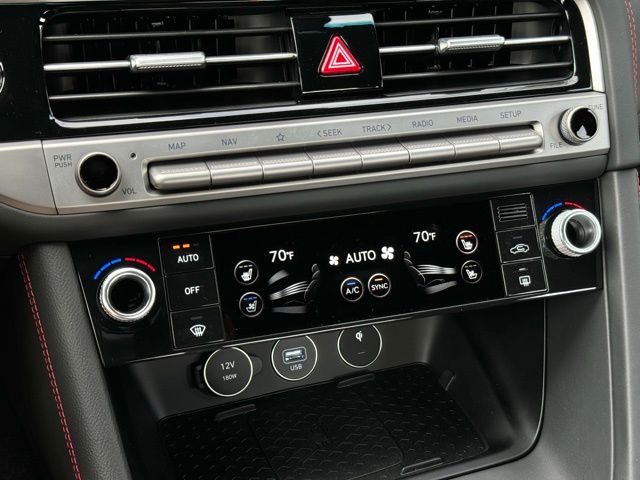 2025 Genesis G70 3.3T Sport Advanced photo 29