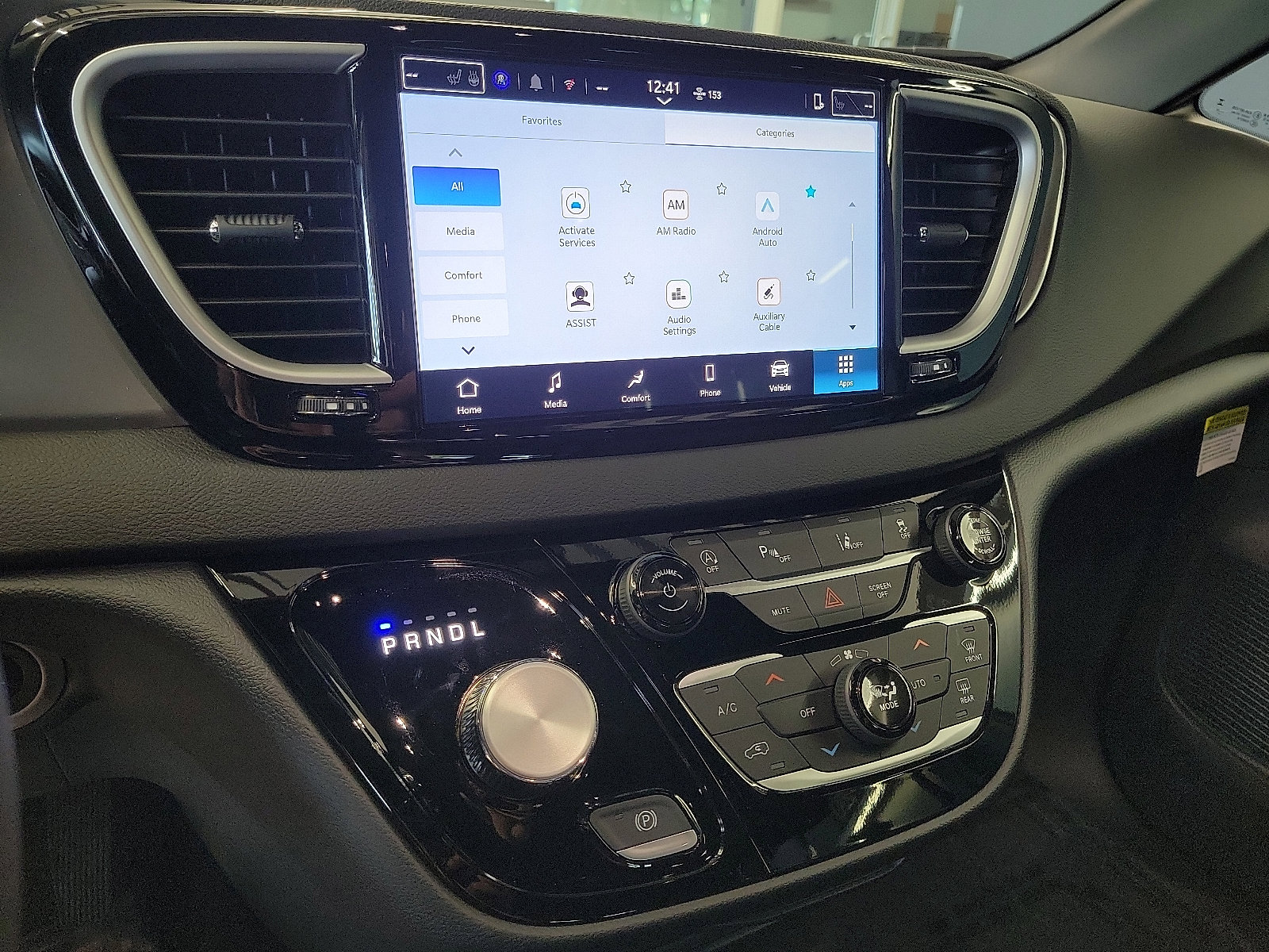2025 Chrysler Voyager LX photo 7