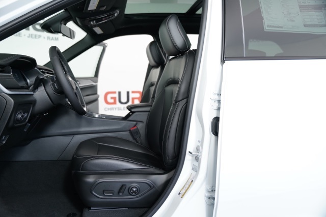 2025 Jeep Grand Cherokee Limited photo 22
