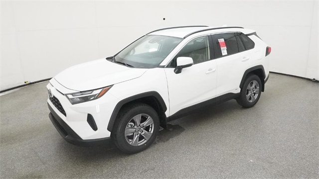 2025 Toyota RAV4 LE's photo