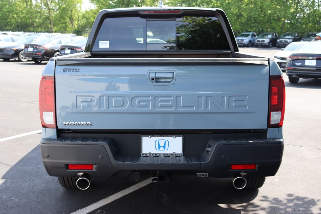2025 Honda Ridgeline Black Edition photo 3