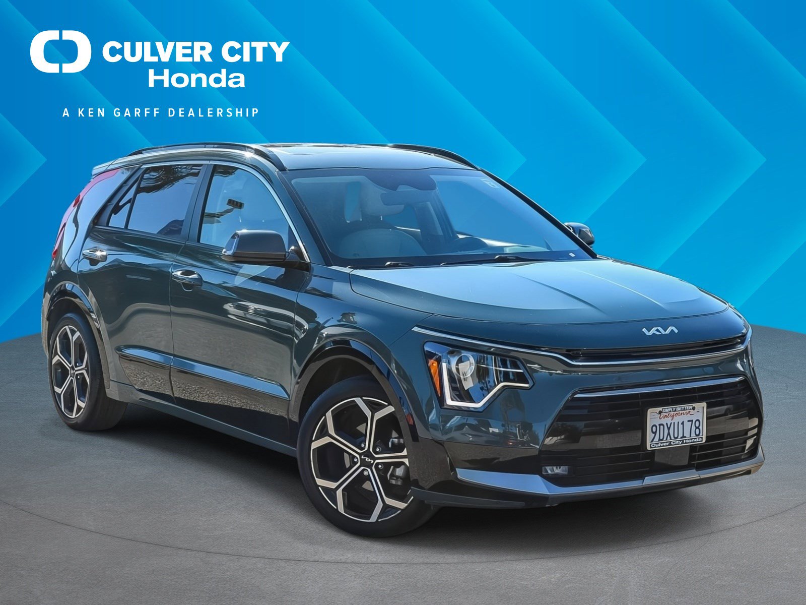 2023 Kia Niro EX Touring's photo