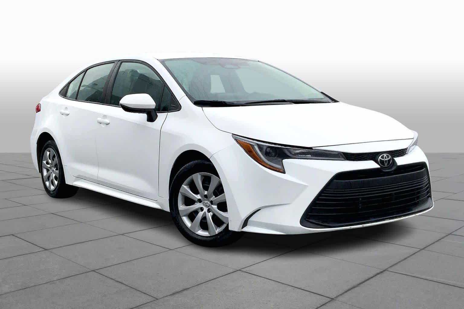 Used 2024 Toyota Corolla LE with VIN 5YFB4MDEXRP082784 for sale in Northfield, Minnesota