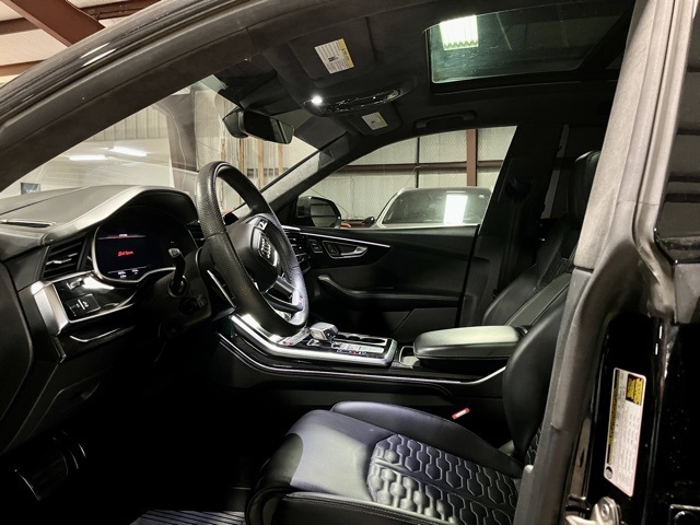 2021 Audi RS Q8 photo 9