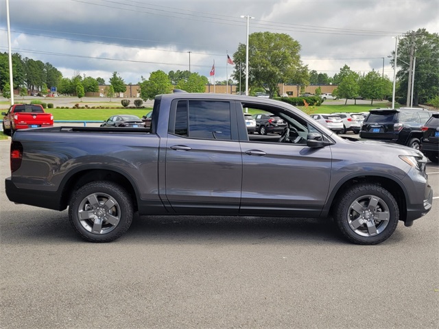 2025 Honda Ridgeline TrailSport photo 2