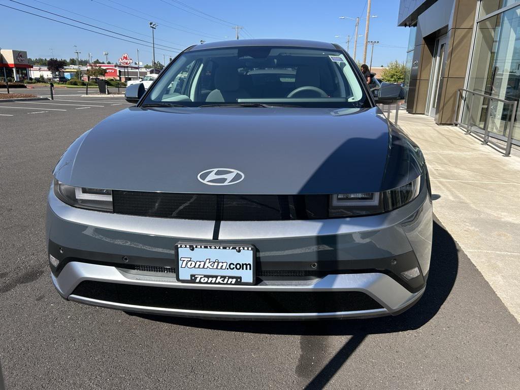 2025 Hyundai Ioniq 5 SE photo 3