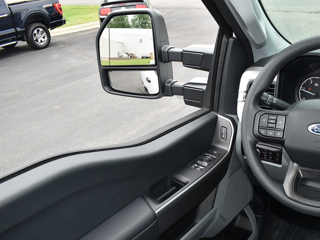 2025 Ford F-350 XLT photo 14