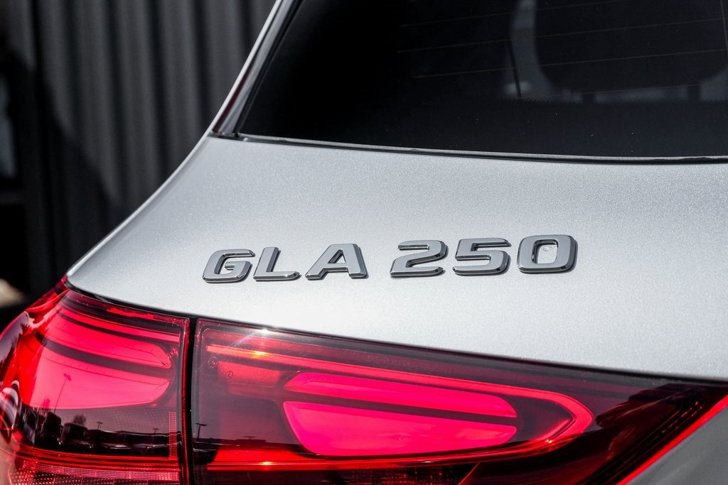 2025 Mercedes Benz GLA 250 4MATIC photo 9