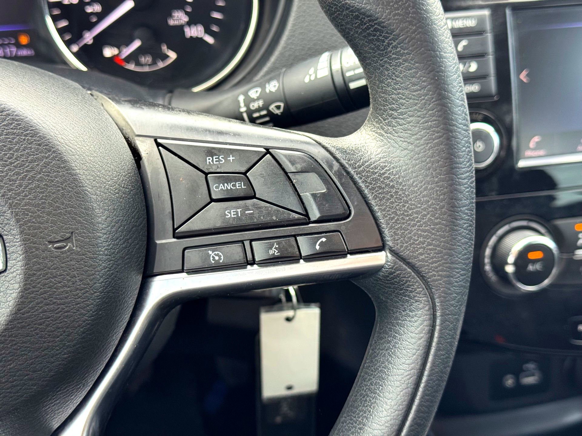 2018 Nissan Rogue S photo 17