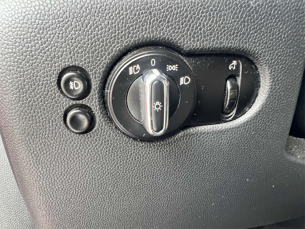 2017 Mini Cooper Convertible S photo 18