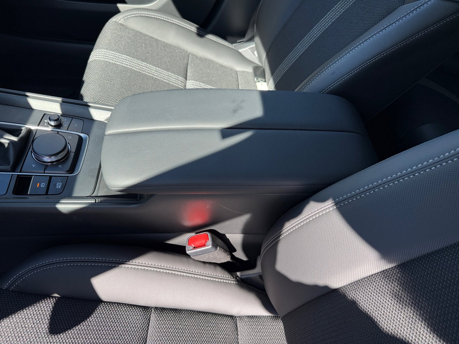 2025 Mazda CX-50 2.5 Select photo 6