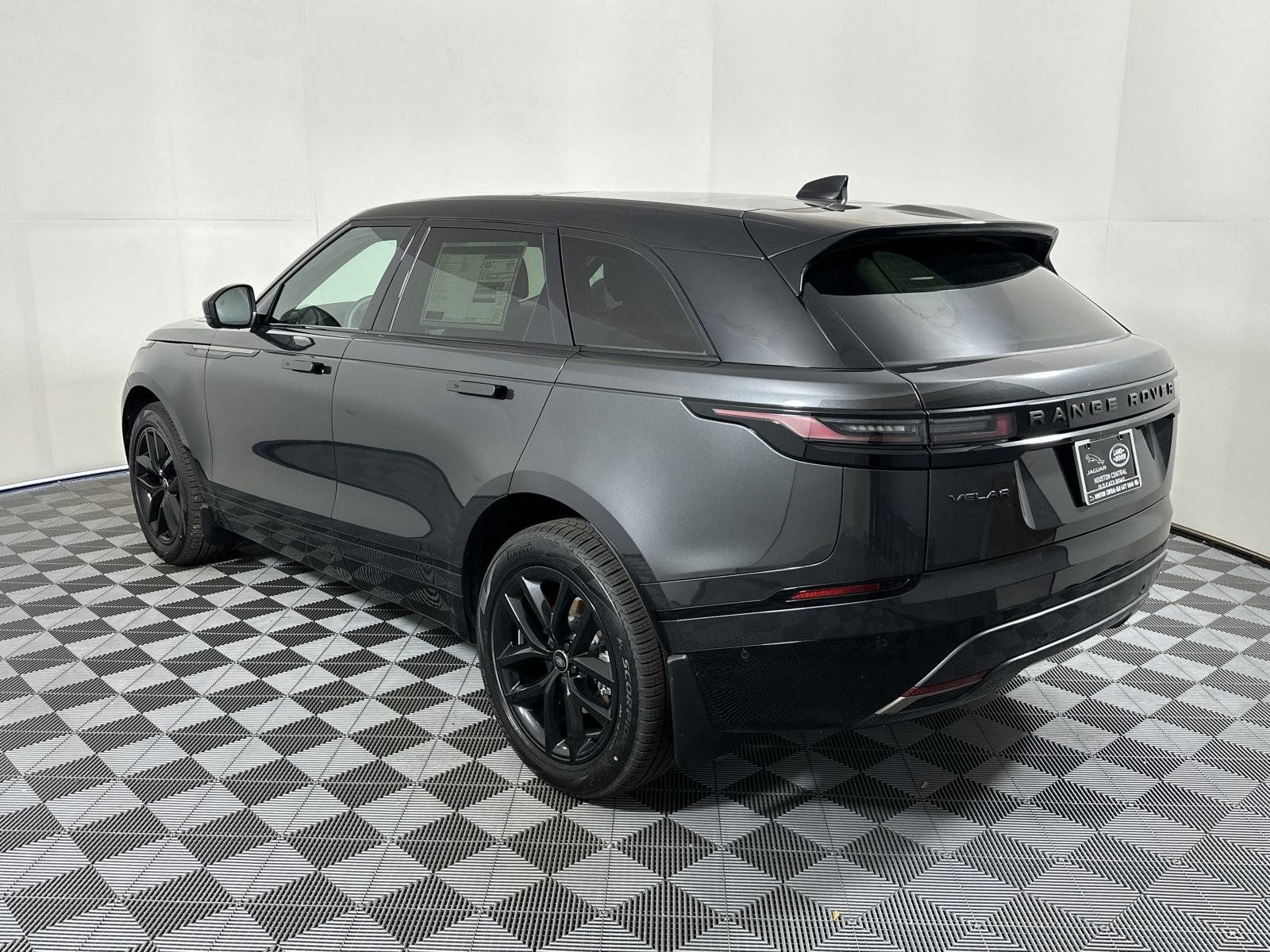 2025 Land Rover Range Rover Velar SE photo 2