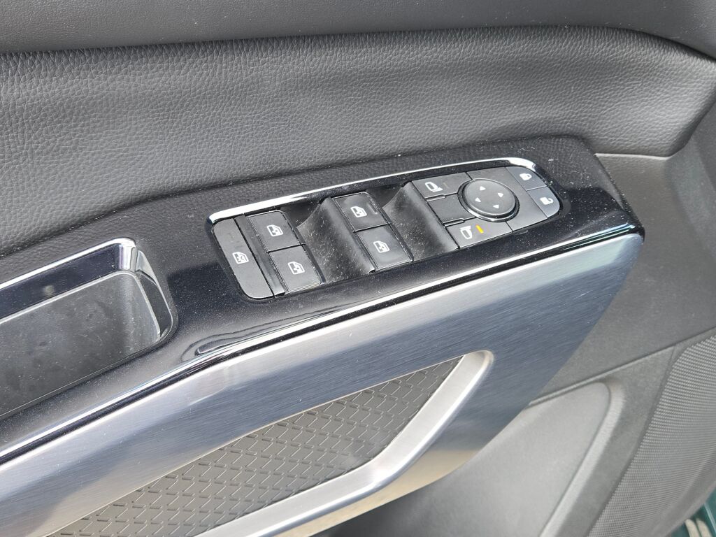 2023 Nissan Pathfinder SL photo 22