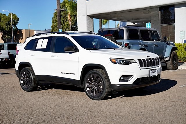 2021 Jeep Cherokee Latitude Lux photo 3
