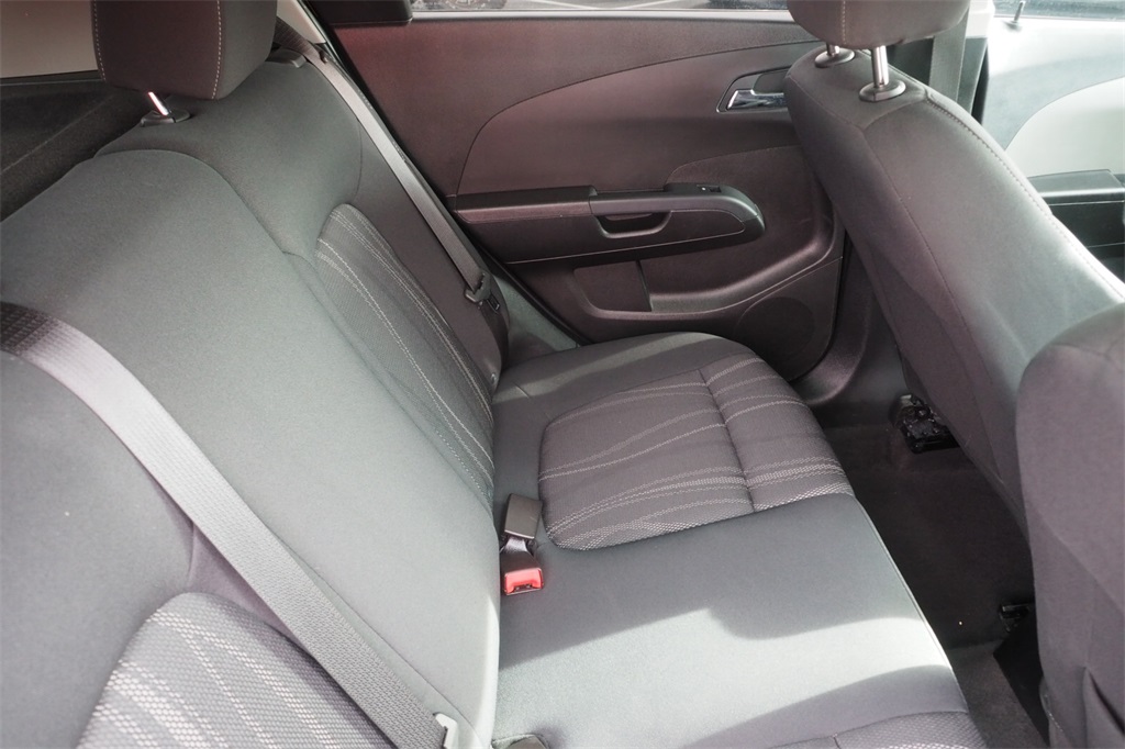 2016 Chevrolet Sonic LT photo 21