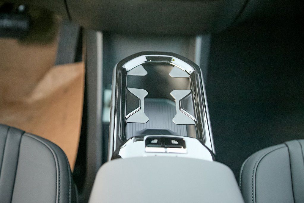 2026 VOLVO EX30 - Image 24