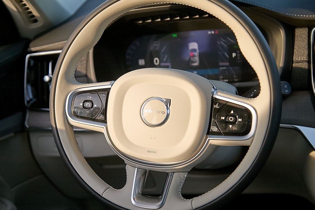 2026 VOLVO XC90 - Image 27
