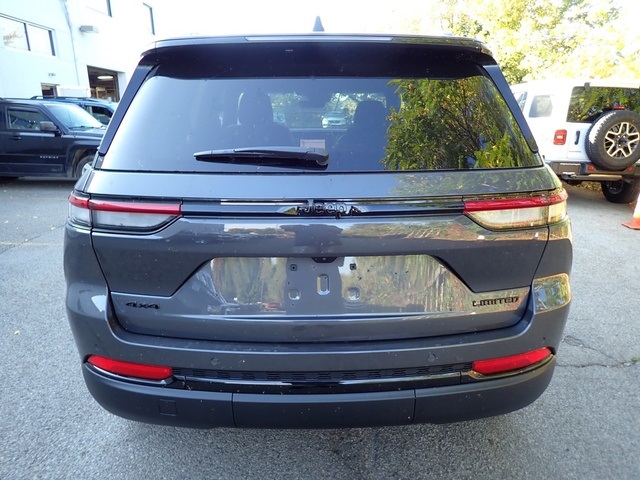 2025 Jeep Grand Cherokee Limited photo 4