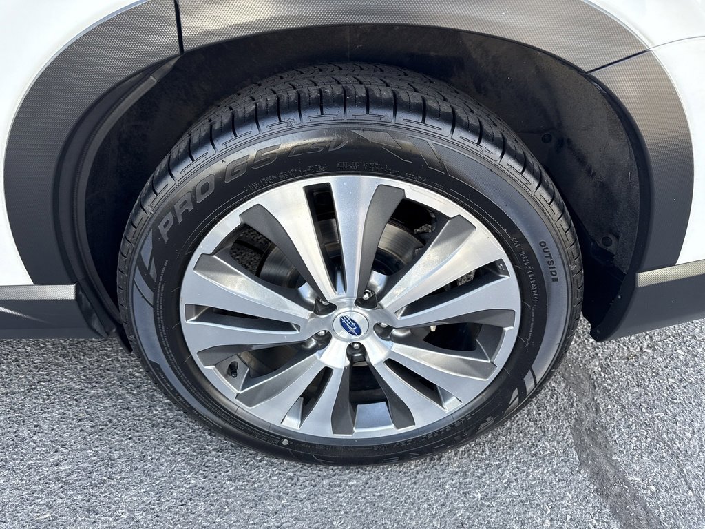 2019 Subaru Ascent Touring photo 18
