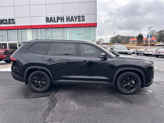 2025 Toyota Highlander Hybrid photo 2