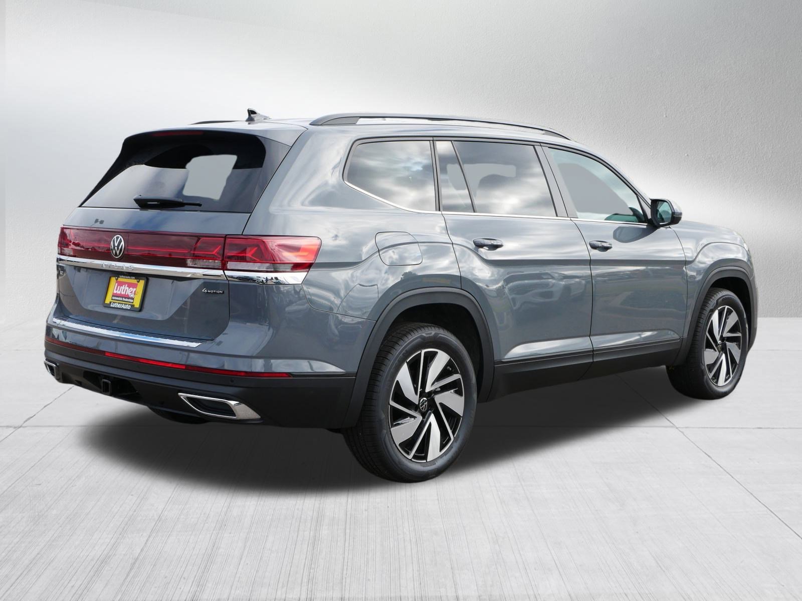 2026 Volkswagen Atlas SE Technology photo 2