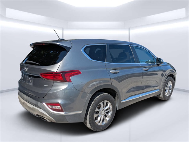 2020 Hyundai Santa Fe SE photo 2