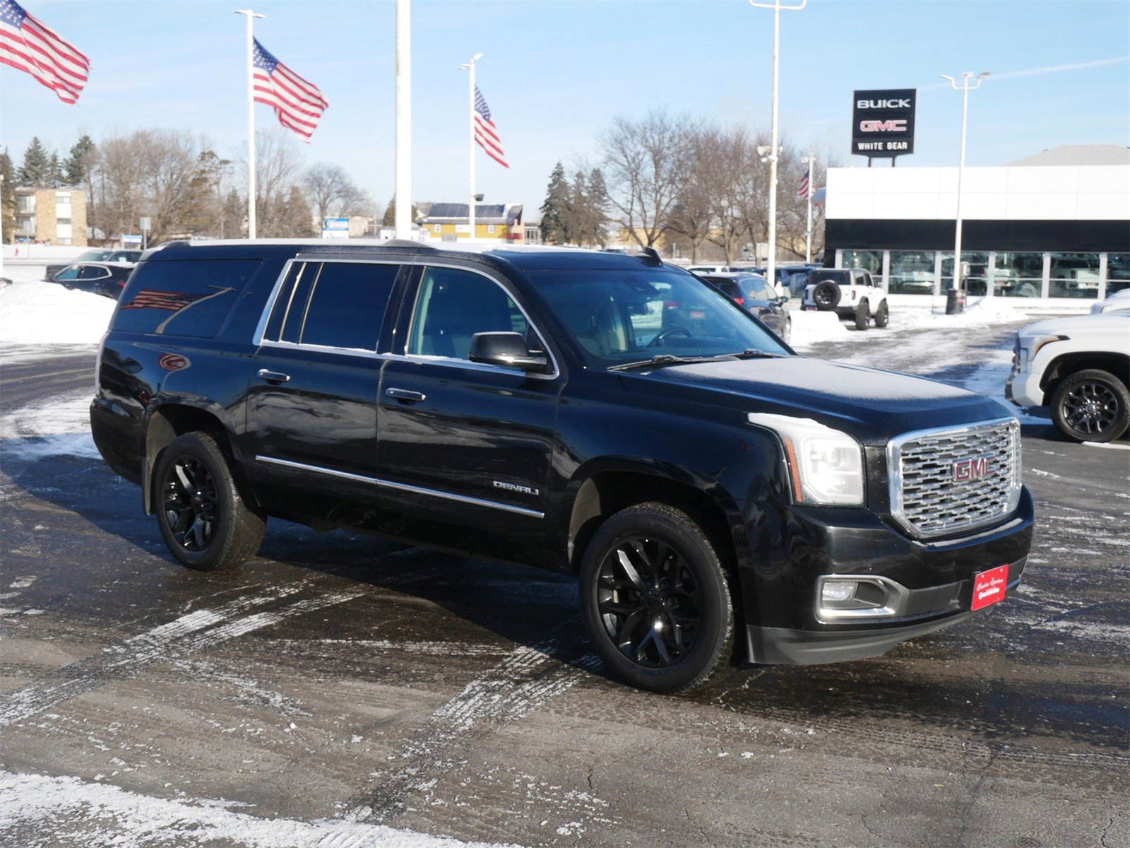 Used 2019 GMC Yukon XL Denali with VIN 1GKS2HKJ1KR250521 for sale in White Bear Lake, Minnesota