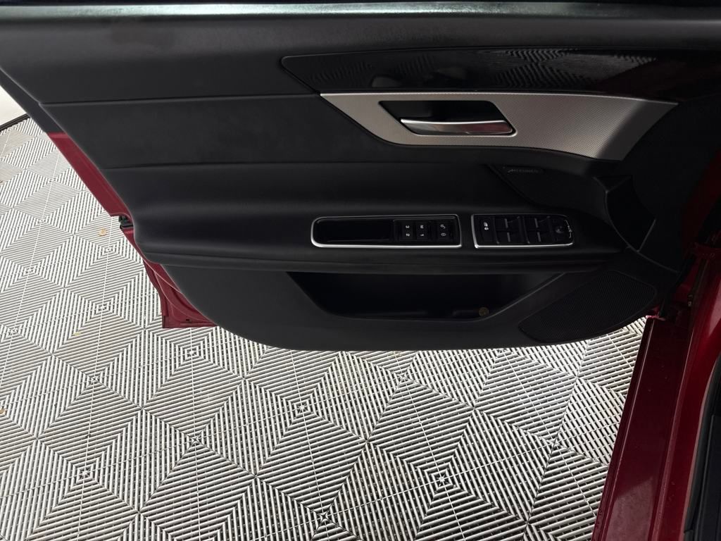 2017 Jaguar XF 35t Premium AWD photo 9