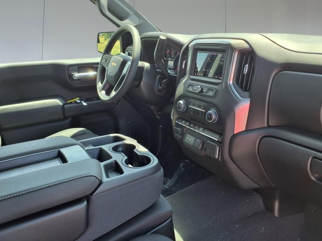 2025 Chevrolet Silverado 1500 Custom photo 28