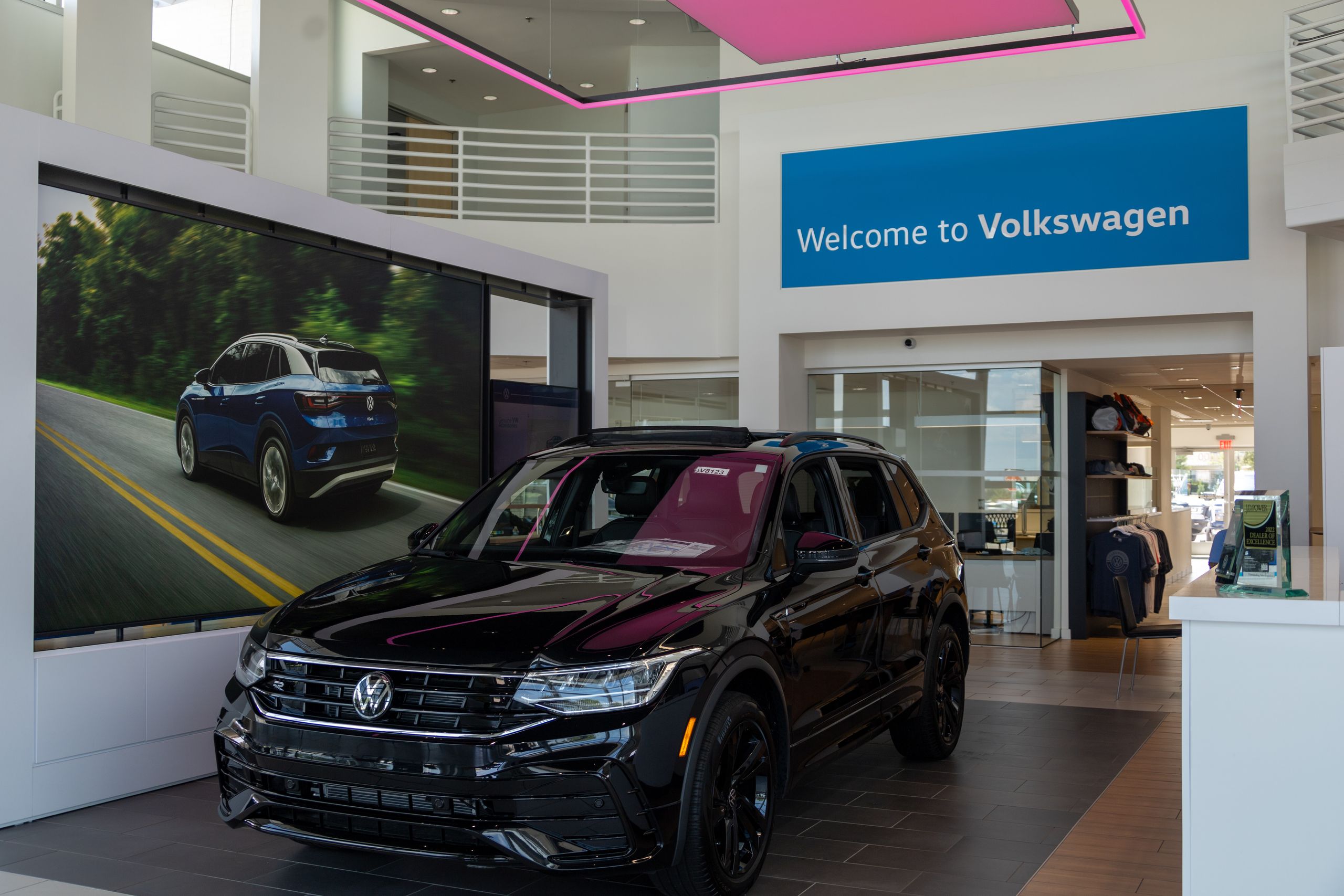 2024 Volkswagen Taos S photo 2