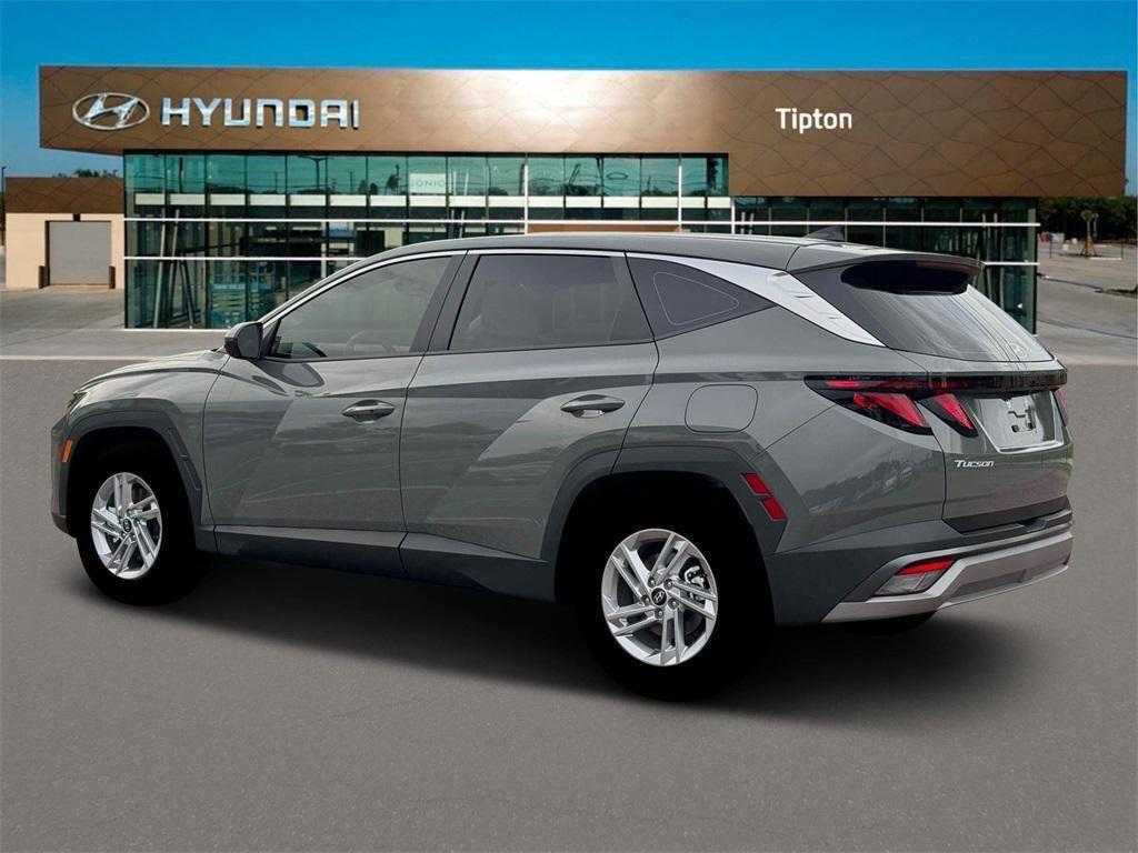 2026 Hyundai Tucson SE photo 2