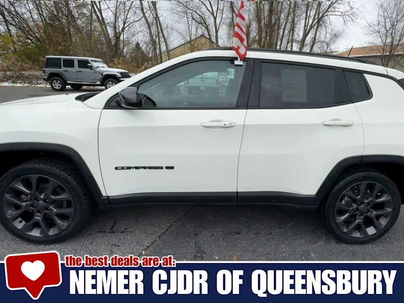 2021 Jeep Compass Altitude photo 2