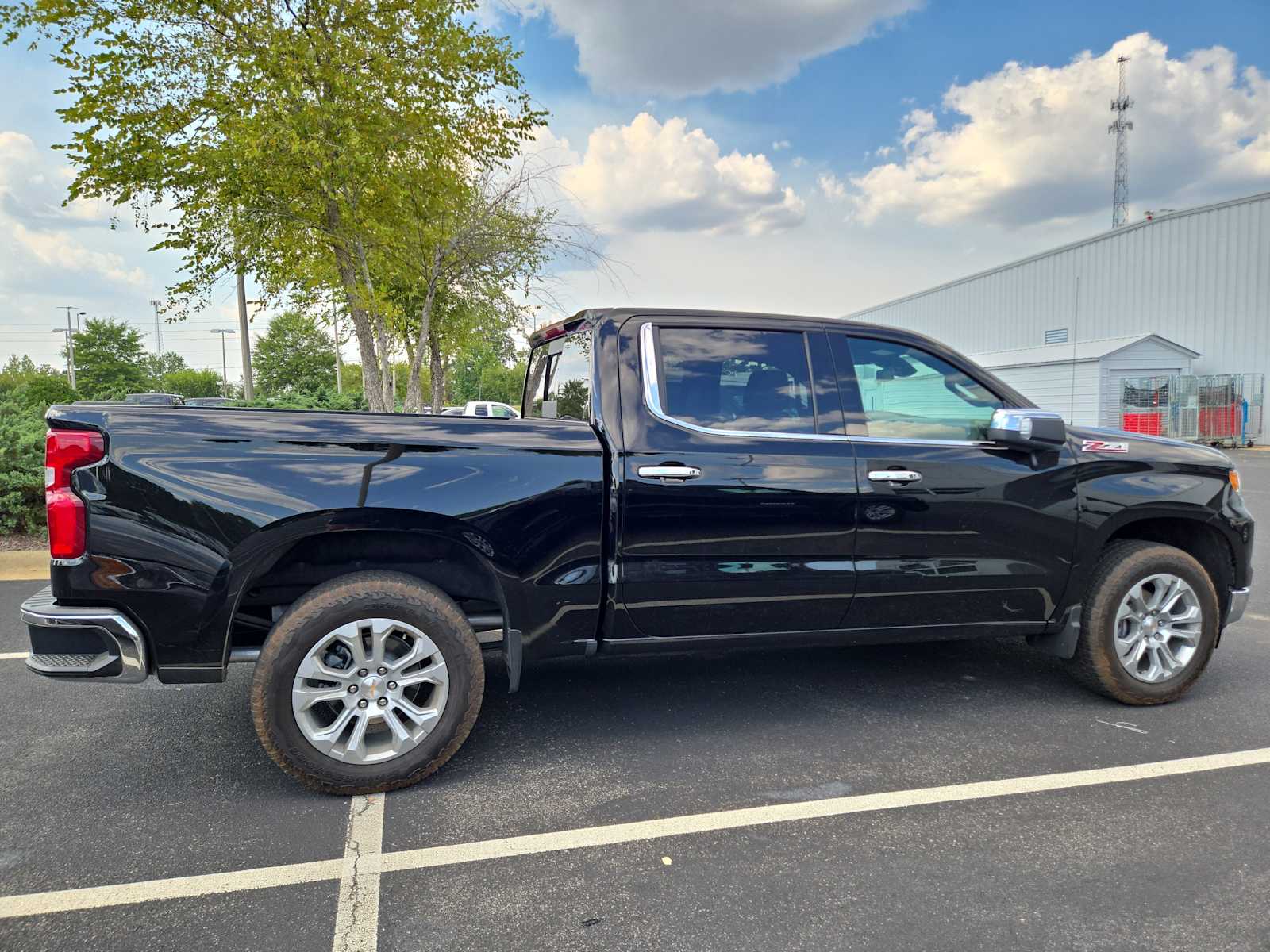 2024 Chevrolet Silverado 1500 LTZ photo 4