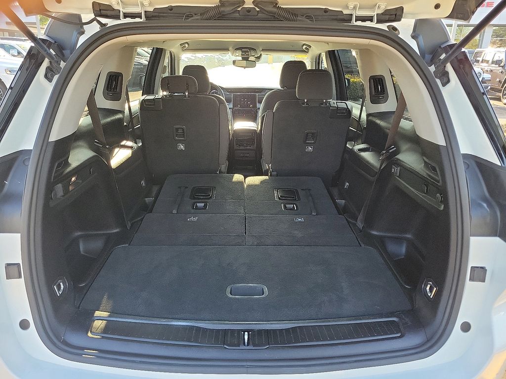 2023 Jeep Grand Cherokee Laredo photo 17