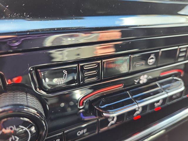 2025 Jeep Grand Cherokee Altitude photo 2