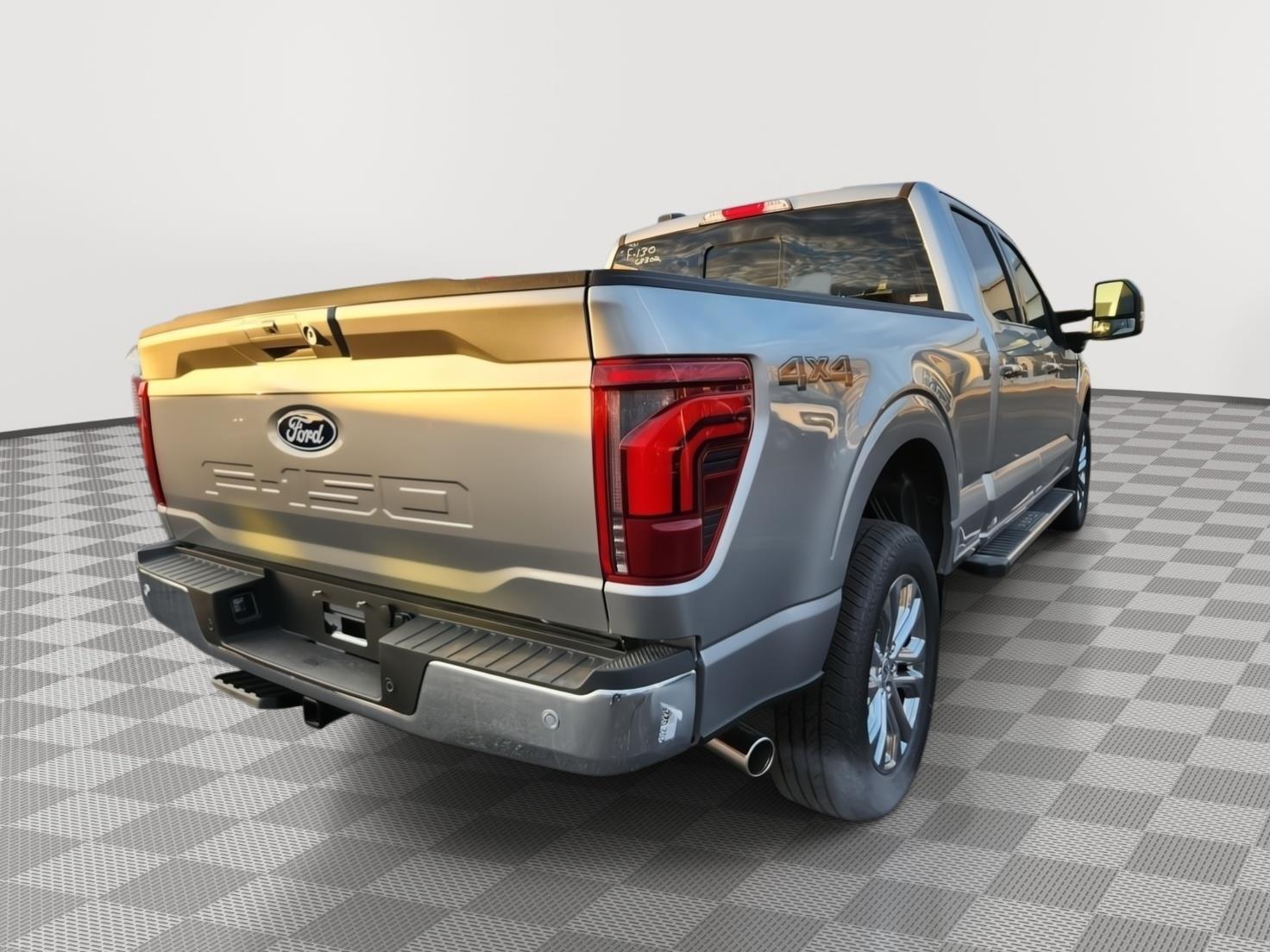 2025 Ford F-150 Lariat photo 2
