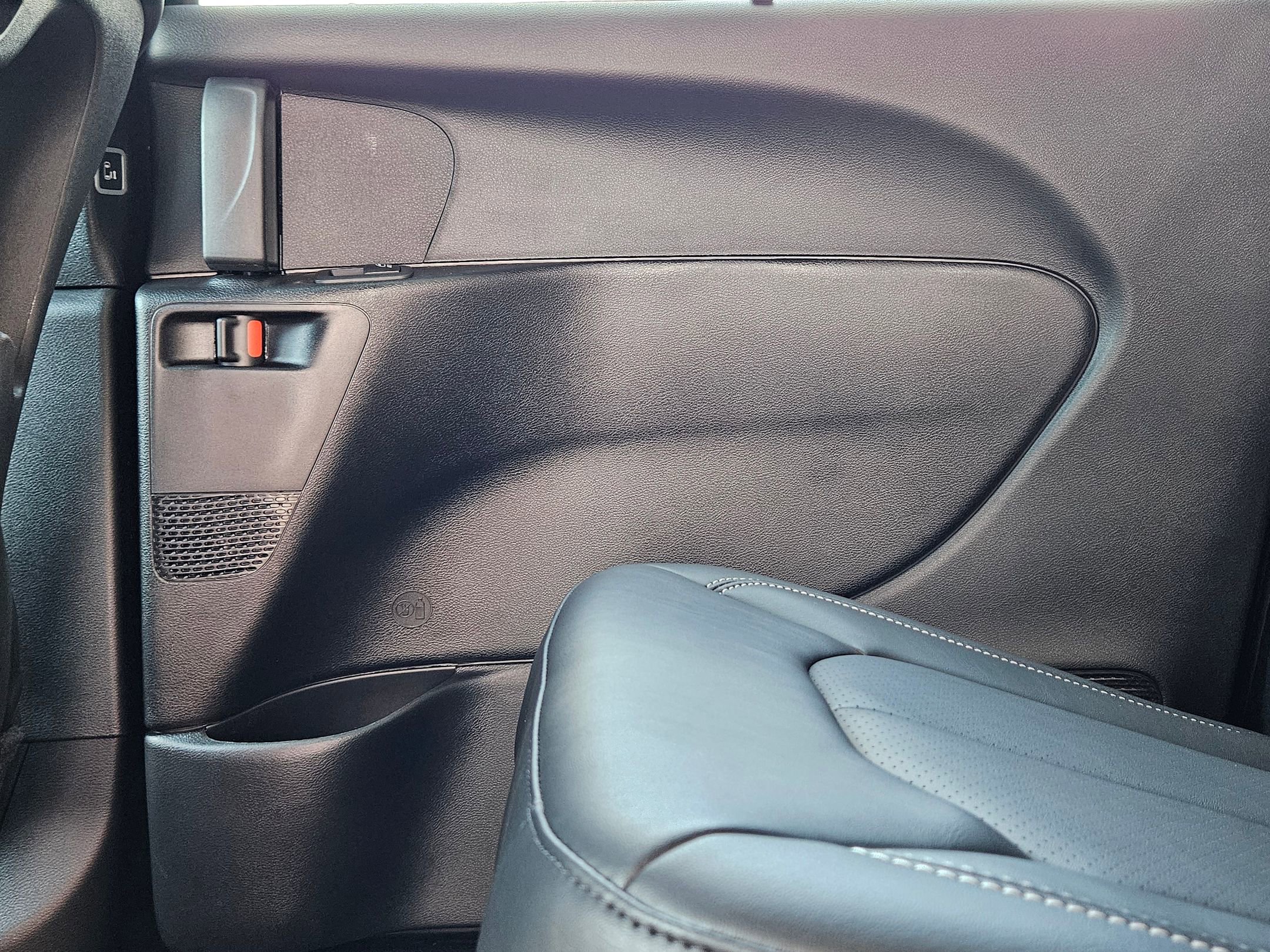 2025 Chrysler Pacifica photo 19