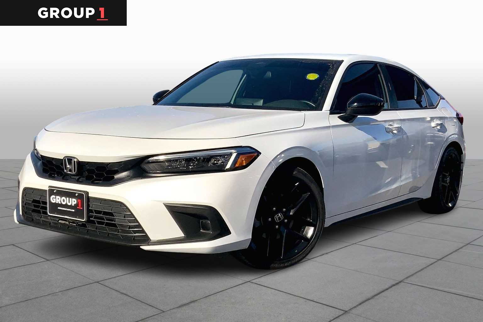 2024 Honda Civic Hatchback Sport's photo