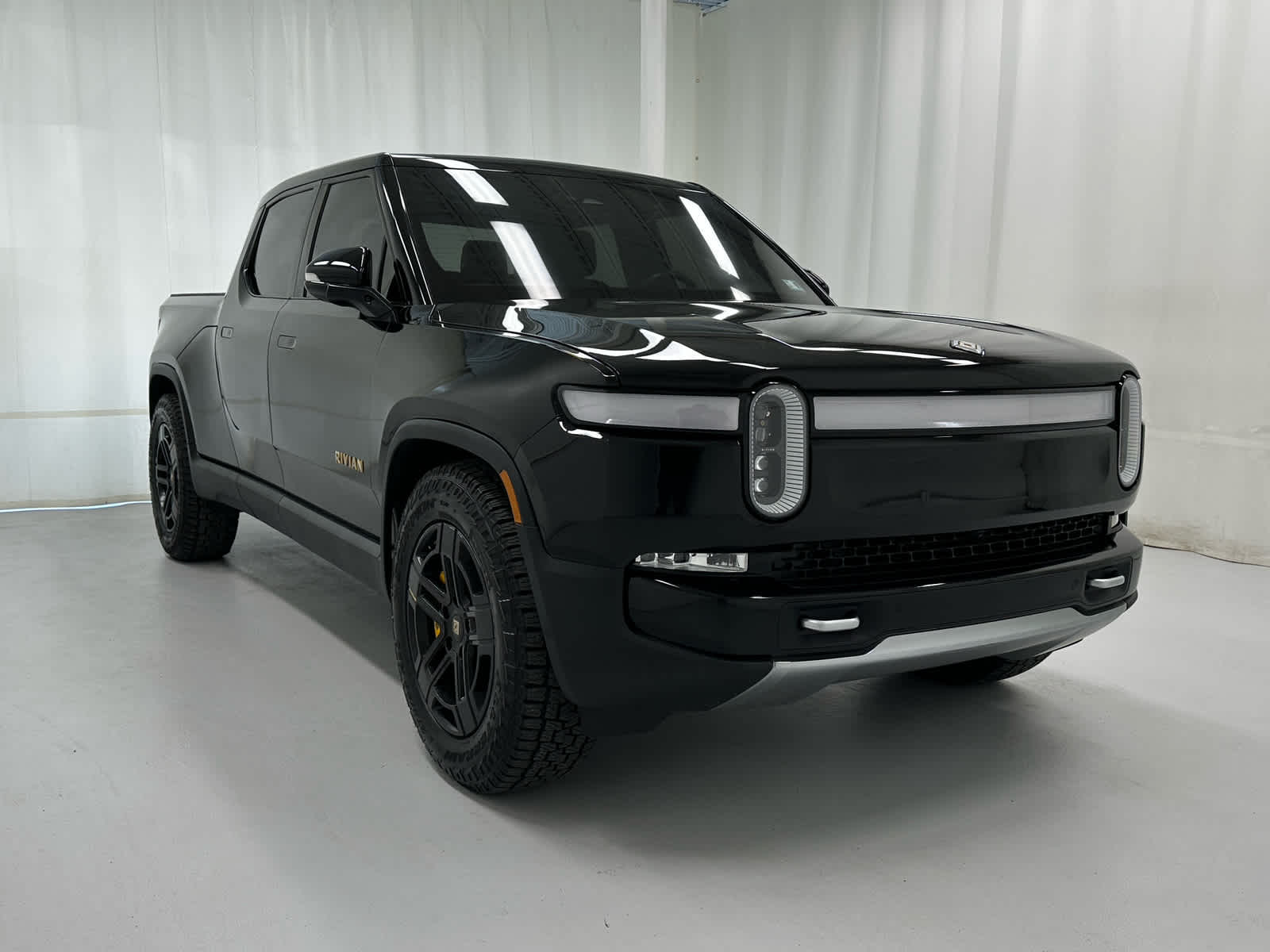 2022 Rivian R1T Adventure's photo