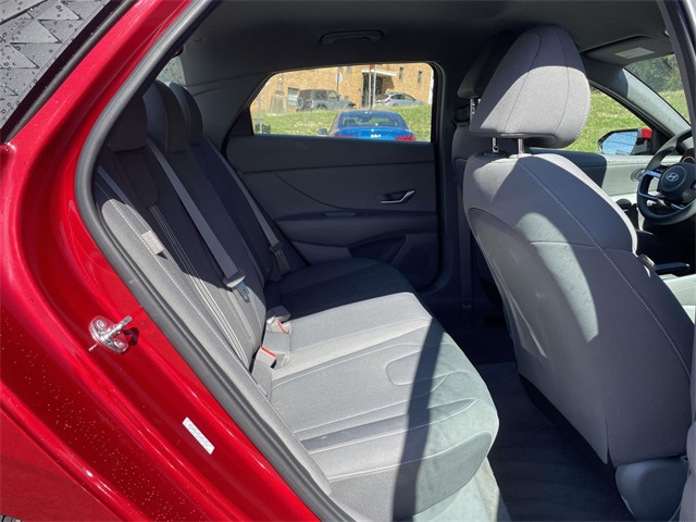 2024 Hyundai Elantra SEL photo 15