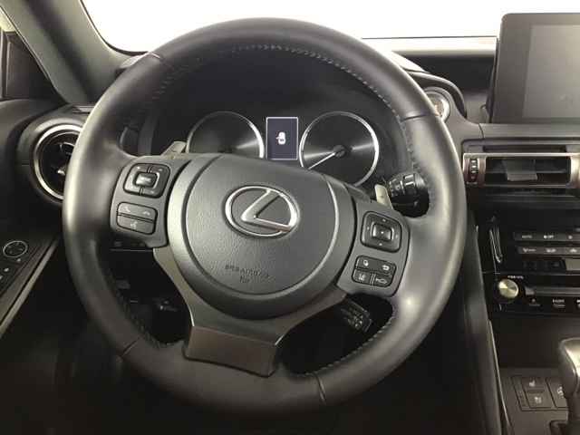 2022 Lexus IS 300 photo 11