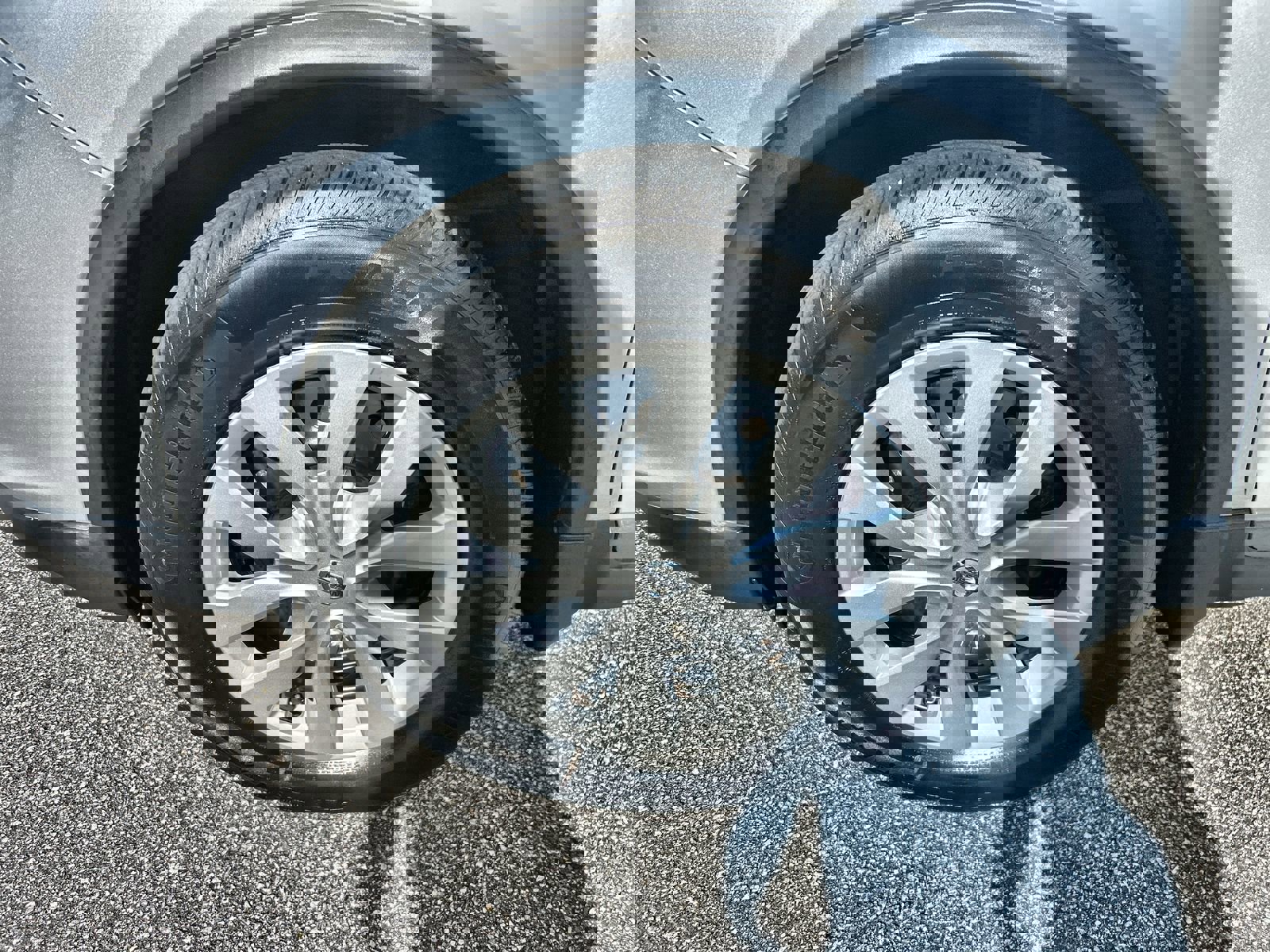 2019 Nissan Rogue S photo 12