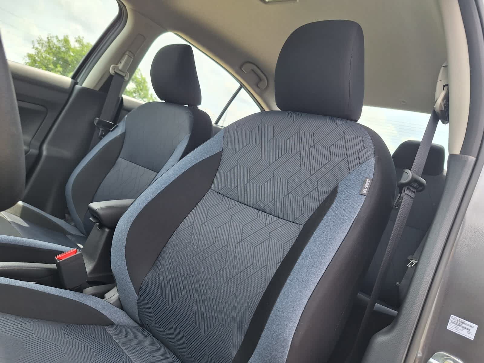 2025 Nissan Versa SV photo 11