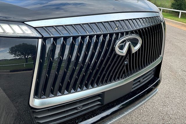 2026 Infiniti QX80 Luxe photo 22