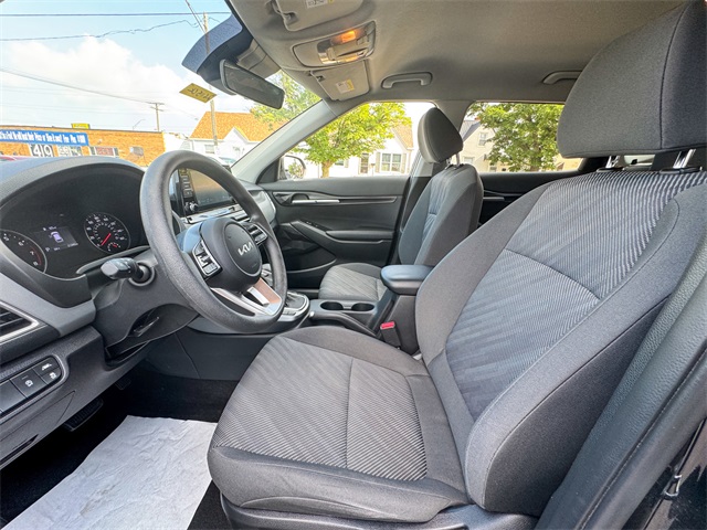 2023 Kia Seltos LX photo 14