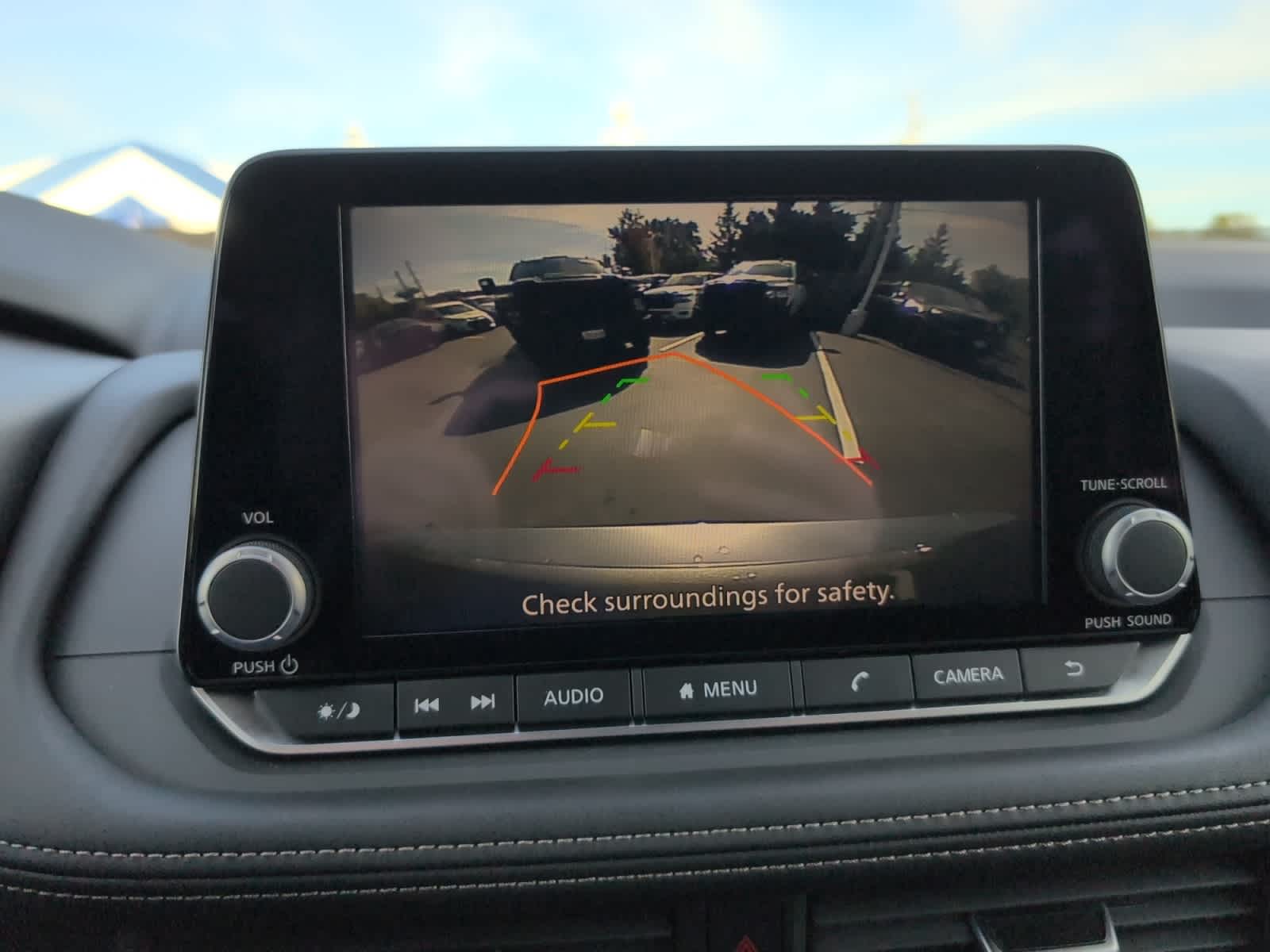 2025 Nissan Rogue SV photo 25