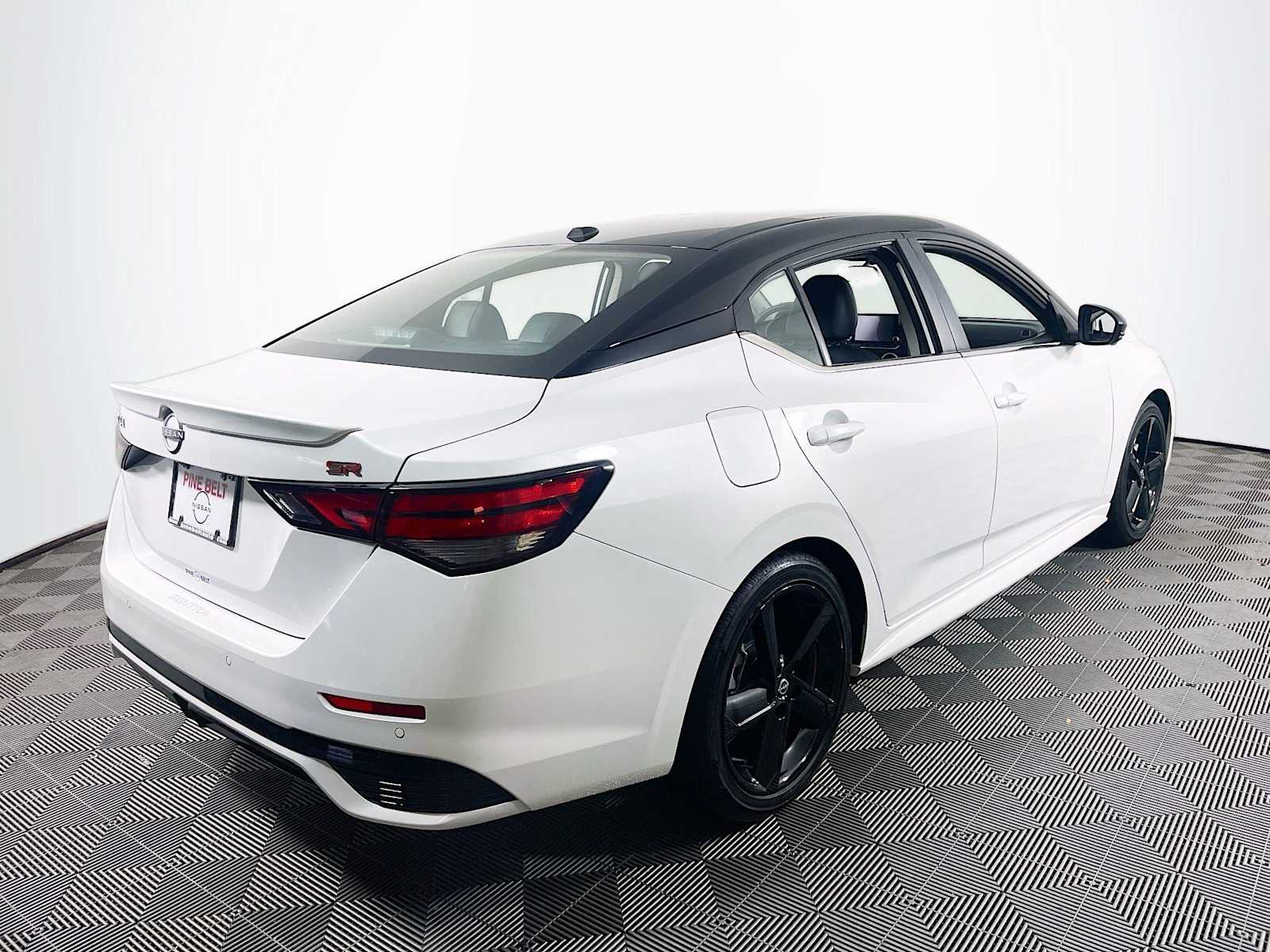 2024 Nissan Sentra SR photo 4