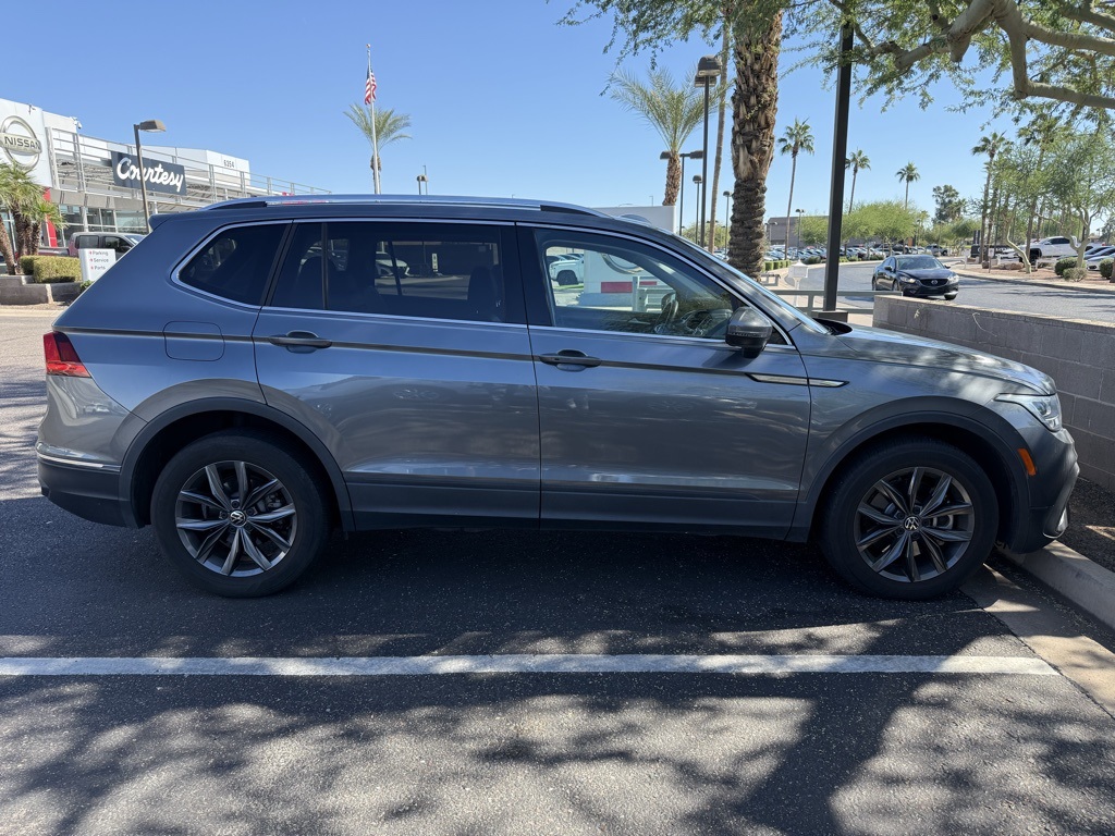 2022 Volkswagen Tiguan SE photo 4